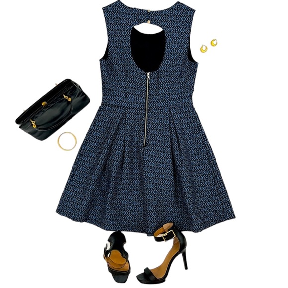 Forever 21 Classic Dress - Picture 2 of 5